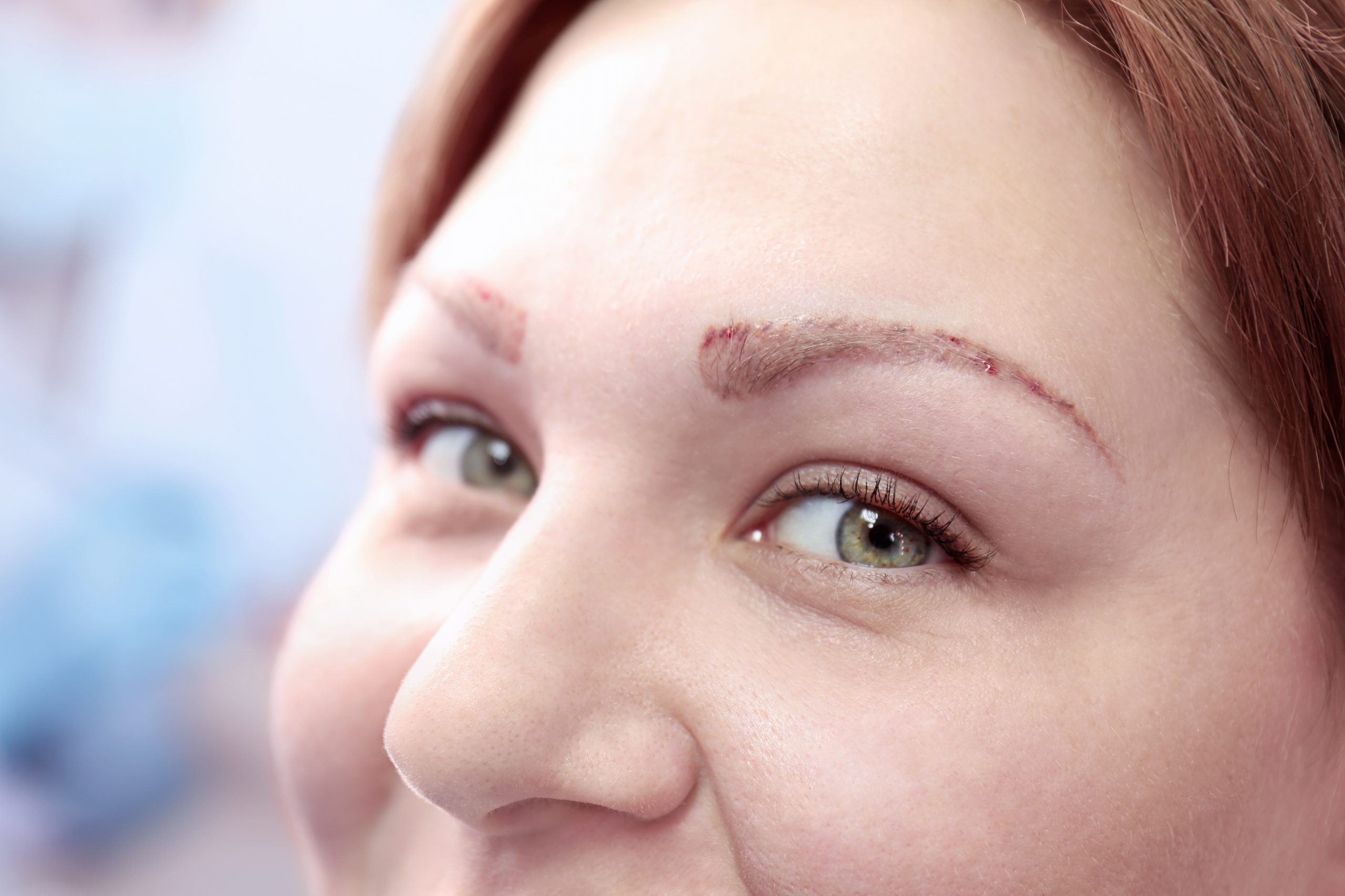 Corriger un maquillage permanent